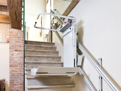 直線型無障礙斜掛平臺-斜掛式升降平臺,輪椅升降平臺,無障礙升降平臺